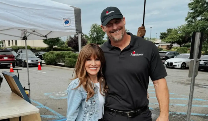 Does Dan Campbell Have a Wife 