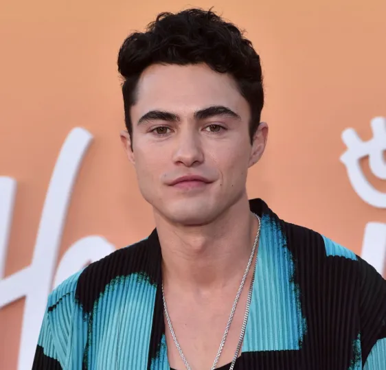 Darren Barnet Age Biography Career Lifestyle And More